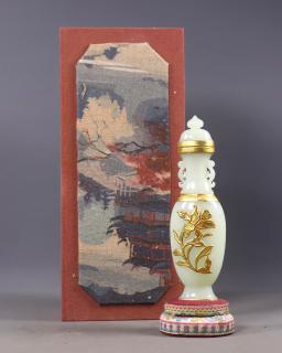 臻品旧藏和田玉包金双耳瓶 高15.5厘米,长4.5厘米,宽3厘米,重138克#古