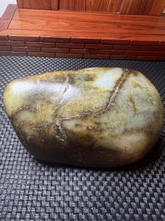 和田玉籽料原石摆件