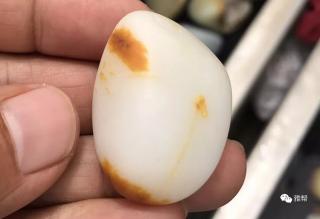 红皮白肉就一定比其他和田玉籽料品质好吗?