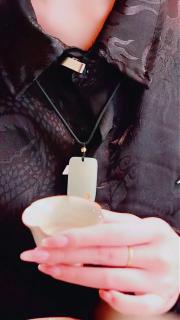 周大生和田玉吊坠