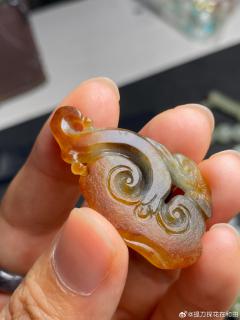 玛丽艳枣红皮子料如意吊坠